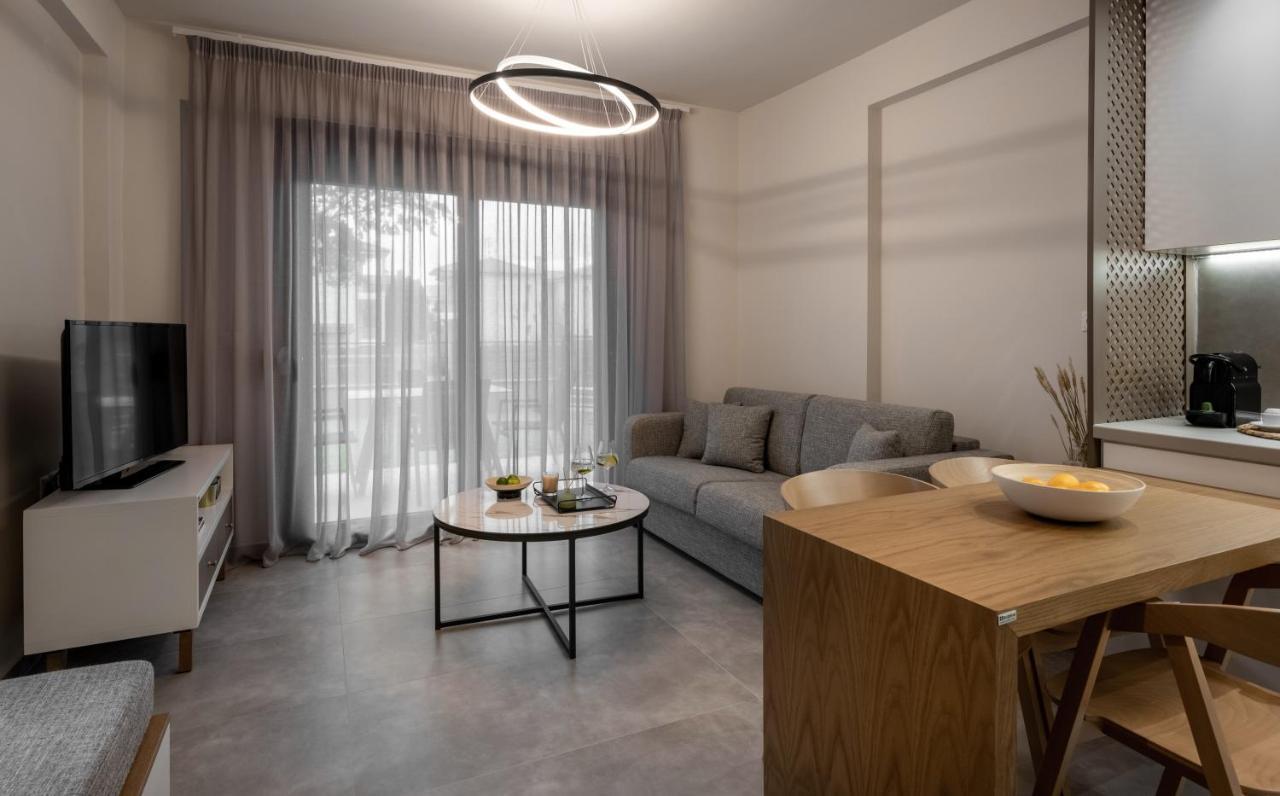Iris Suites Nikiti Ngoại thất bức ảnh