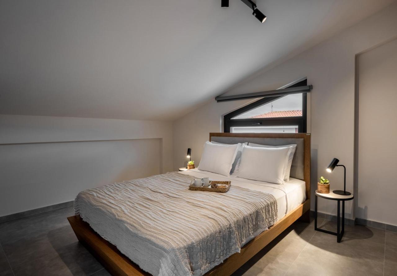 Iris Suites Nikiti Ngoại thất bức ảnh