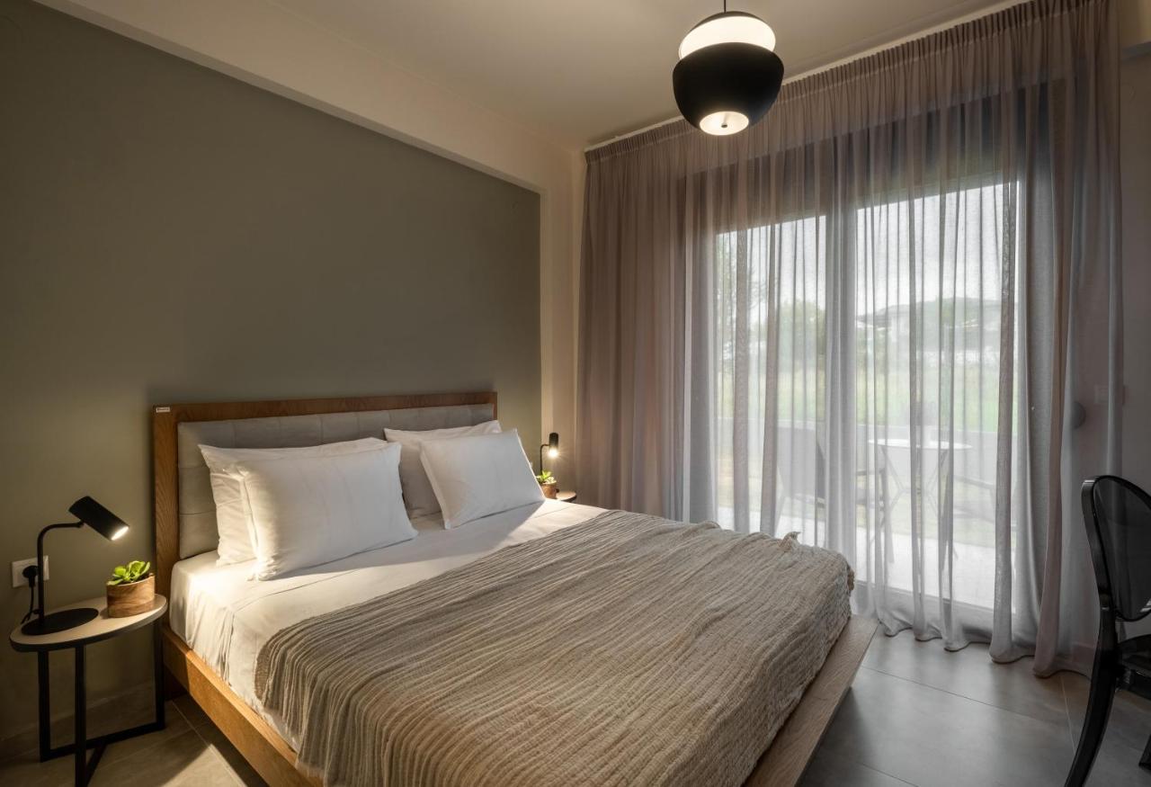 Iris Suites Nikiti Ngoại thất bức ảnh