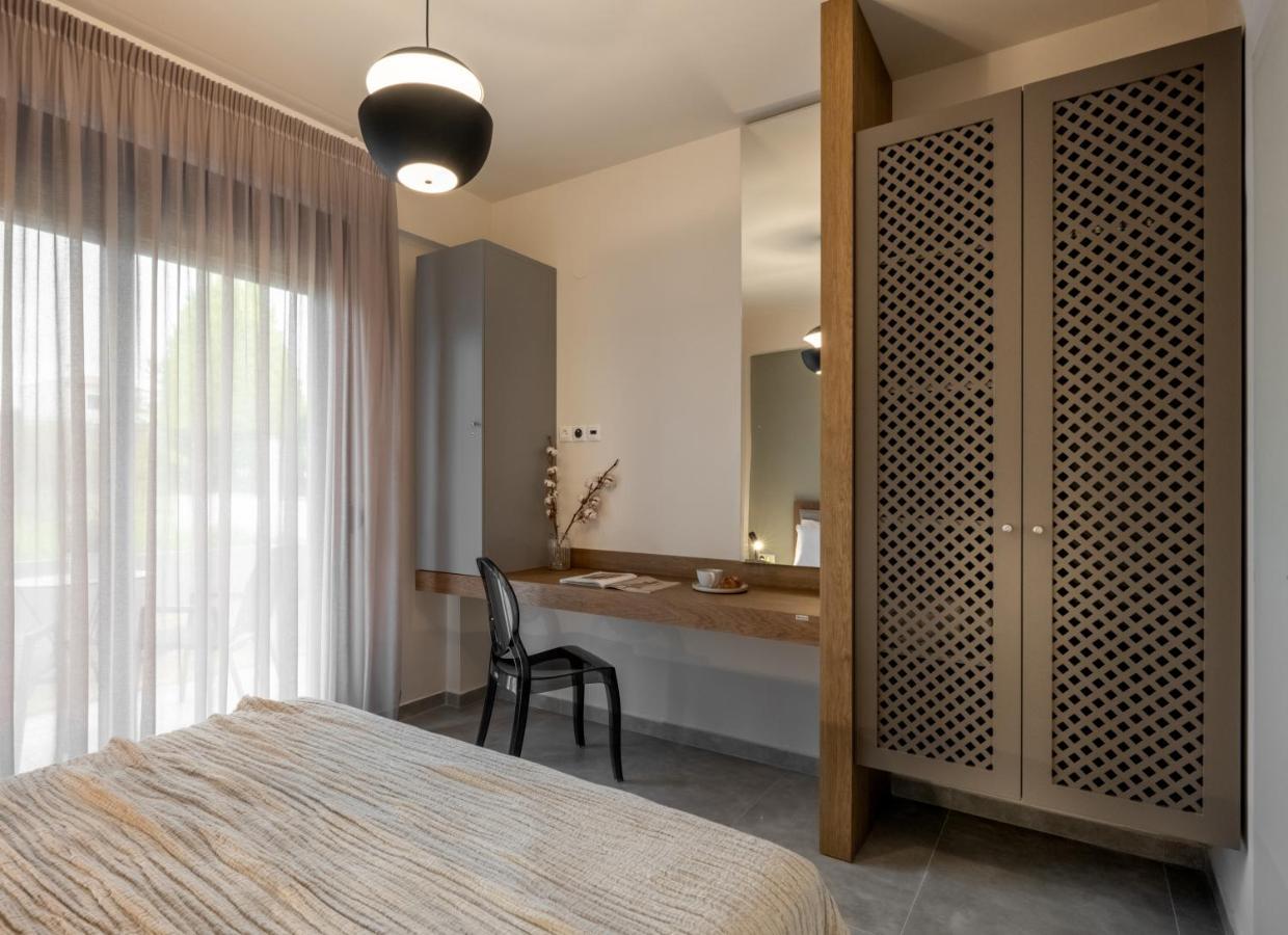 Iris Suites Nikiti Ngoại thất bức ảnh