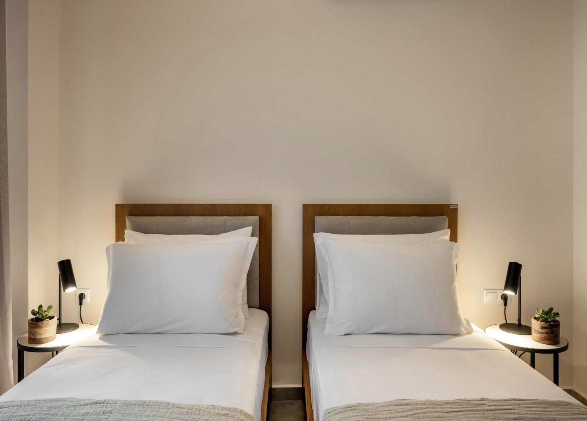 Iris Suites Nikiti Ngoại thất bức ảnh